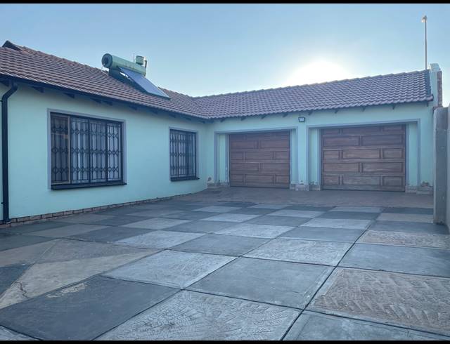 3 BEDROOM FREEHOLD FOR SALE IN SOSHANGUVE VV